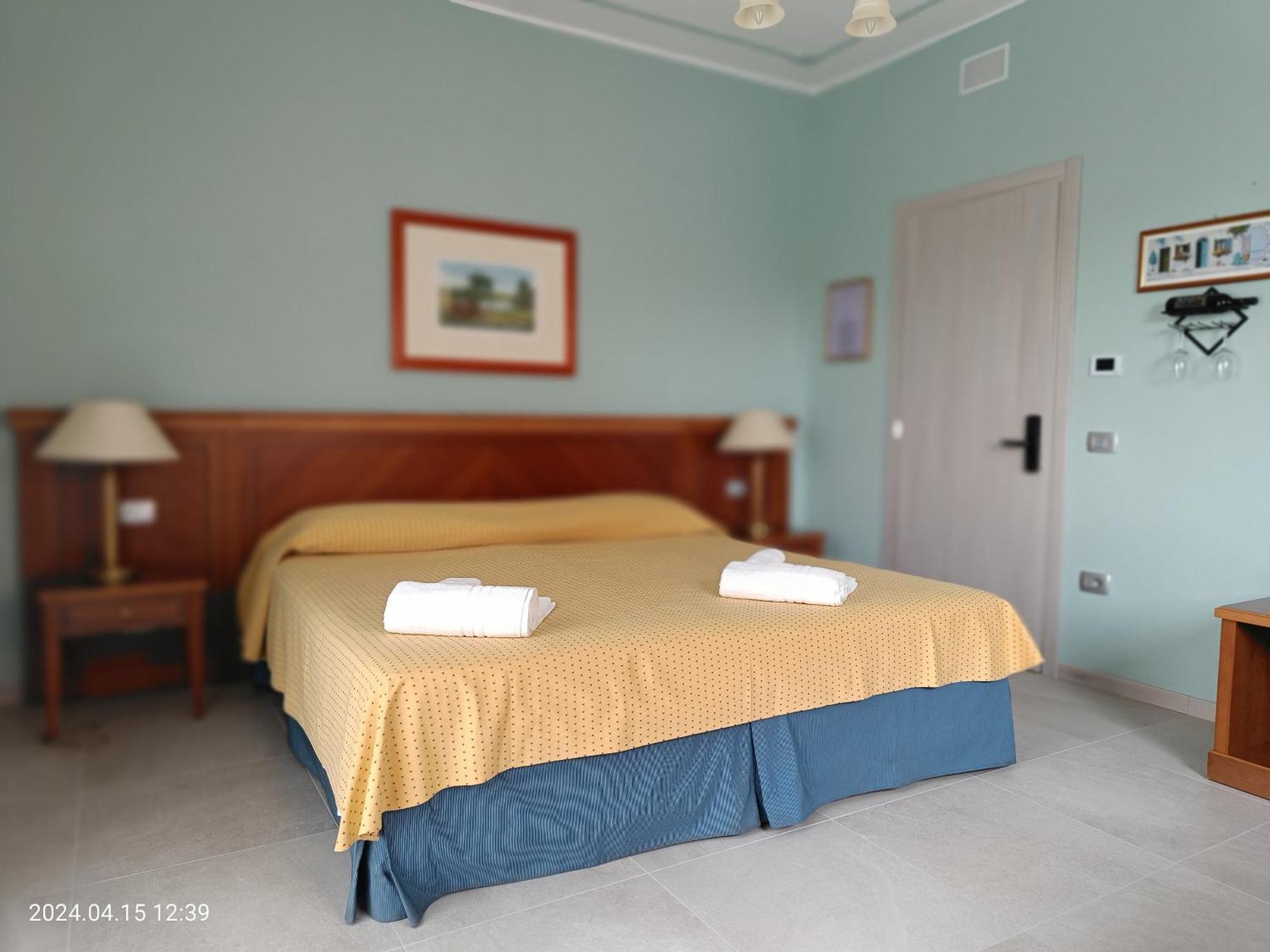 Villa Mariana Bed And Breakfast Saluzzo Eksteriør bilde